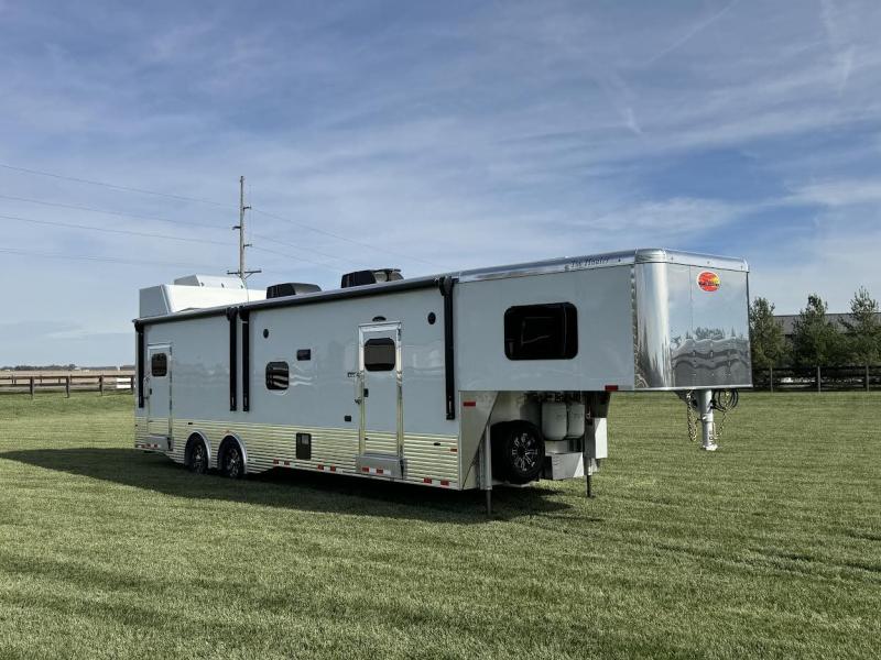 new Cargo (Enclosed) Trailers Sundowner Trailers  for sale, in Arthur, IL Thumbnail 6