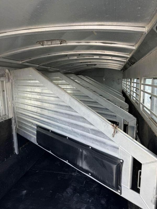 used Horse Trailers Elite Trailers  for sale, in Arthur, IL Thumbnail 5