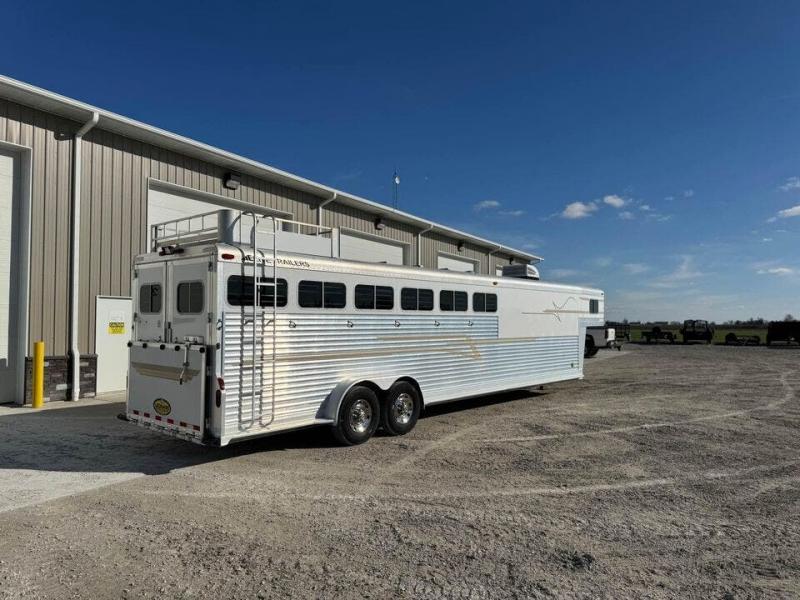 used Horse Trailers Elite Trailers  for sale, in Arthur, IL Thumbnail 2