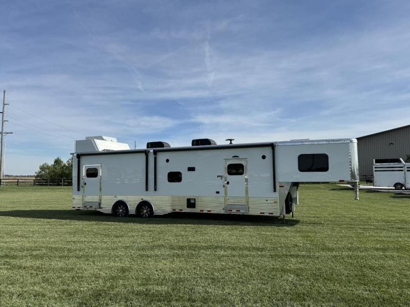 new Cargo (Enclosed) Trailers Sundowner Trailers  for sale, in Arthur, IL Thumbnail 7