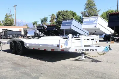 2027 PJ Trailers B6202