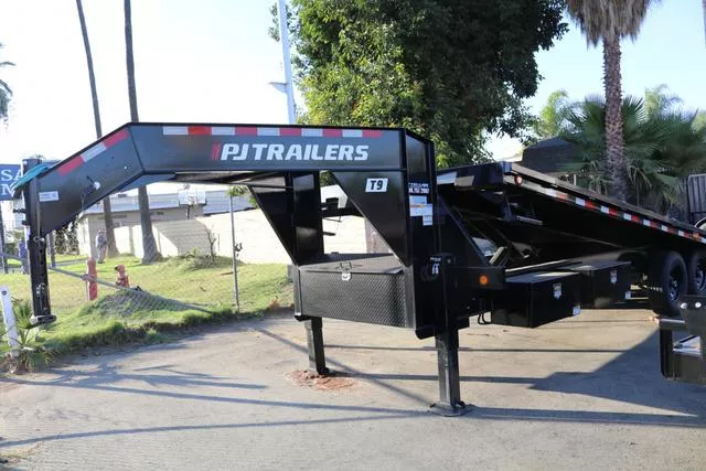 2025 PJ Trailers T9