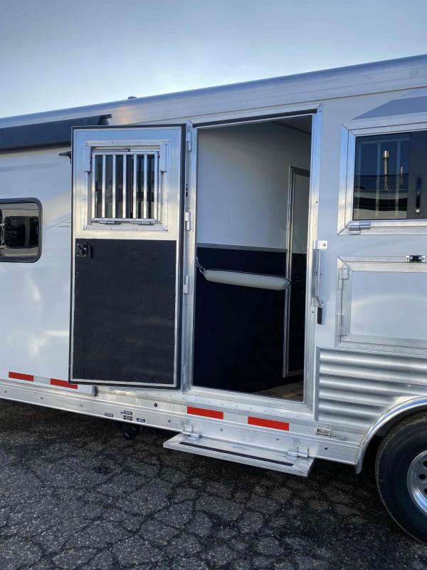 2024 SMC Laramie 3 Horse 11' Living Quarter Trailer GFK Trailer Sales