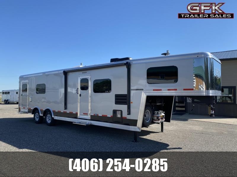 2020 Logan Coach Sports Hauler 12' LQ 16' Garage 2020 Logan Coach Sports Hauler 12' LQ 16' Garage