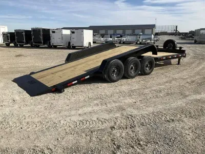 2027 Load Trail 83X24' Triple Axle Tilt-Bed Trailer  / 21K GVWR