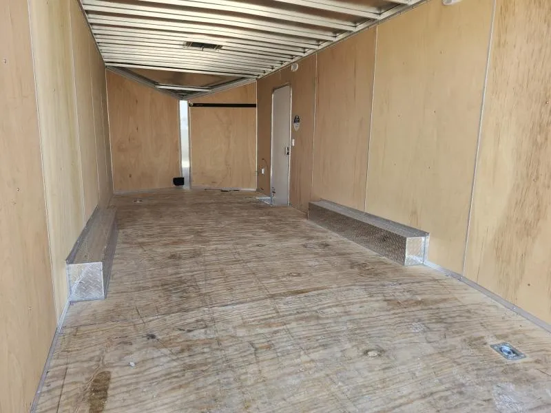 used Cargo (Enclosed) Trailers Lightning Trailers  for sale, in Arthur, IL Thumbnail 17