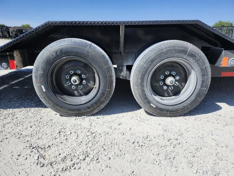 new Equipment / Flatbed Trailers Load Trail  for sale, in Arthur, IL Thumbnail 7