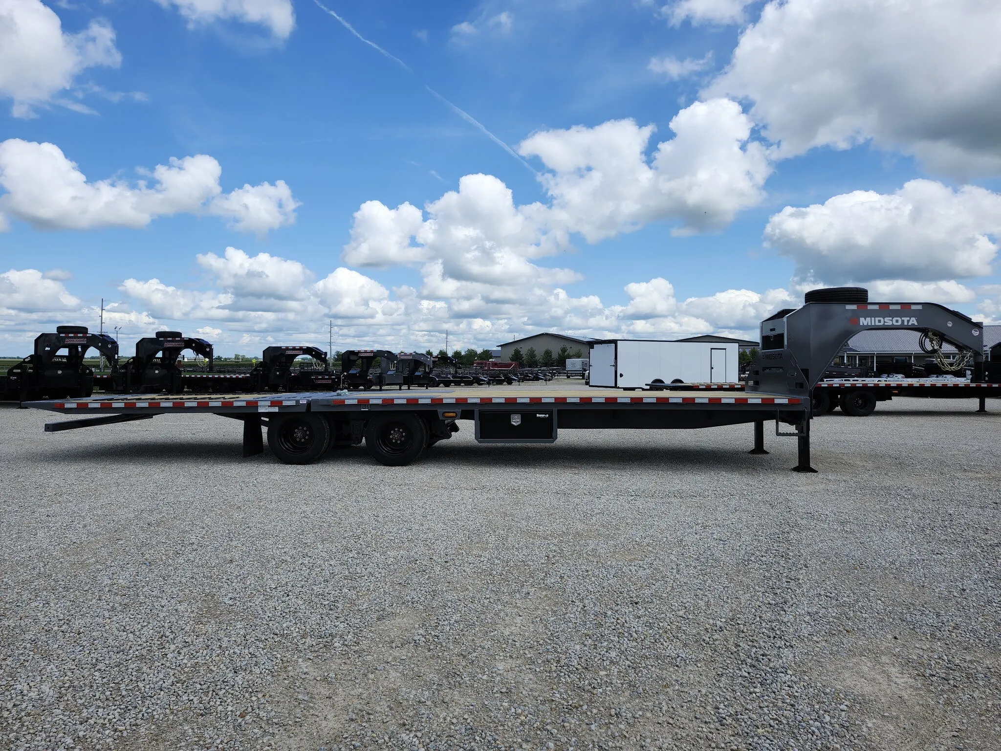 new Equipment / Flatbed Trailers Midsota  for sale, in Arthur, IL Thumbnail 2