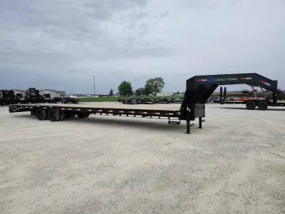 2027 Load Trail 102X40' Gooseneck Trailer / 25.9k GVWR / Max Ramps