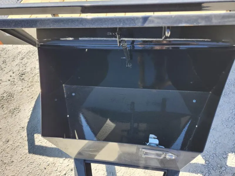 new Equipment / Flatbed Trailers Load Trail  for sale, in Arthur, IL Thumbnail 9