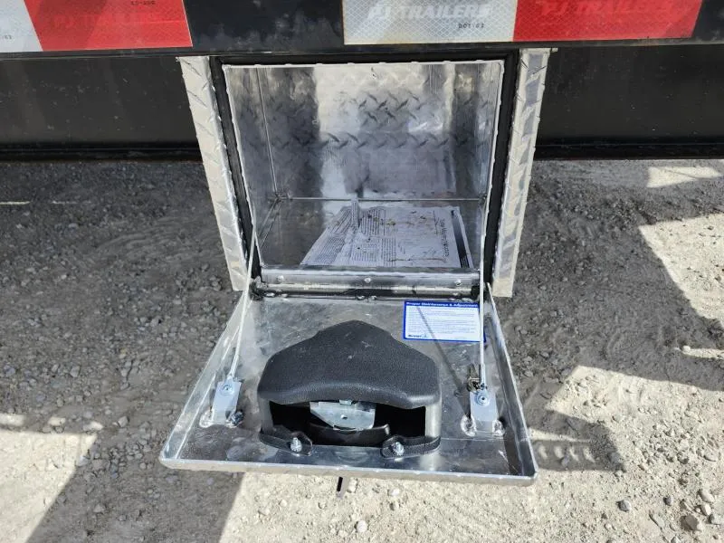 used Equipment / Flatbed Trailers PJ Trailers  for sale, in Arthur, IL Thumbnail 16