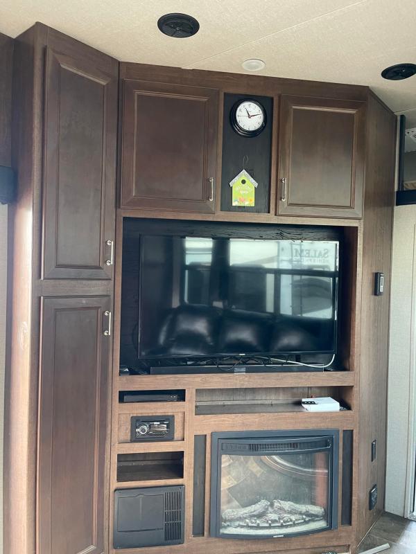 used Toy Haulers Keystone RV Fuzion Chrome for sale, in Corbin, KY Thumbnail 16