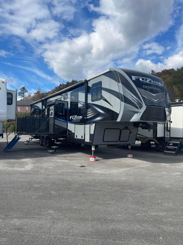 used Toy Haulers Keystone RV Fuzion Chrome for sale, in Corbin, KY Thumbnail 4
