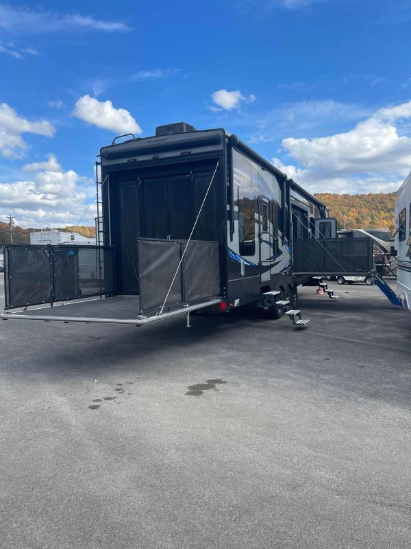 used Toy Haulers Keystone RV Fuzion Chrome for sale, in Corbin, KY Thumbnail 3