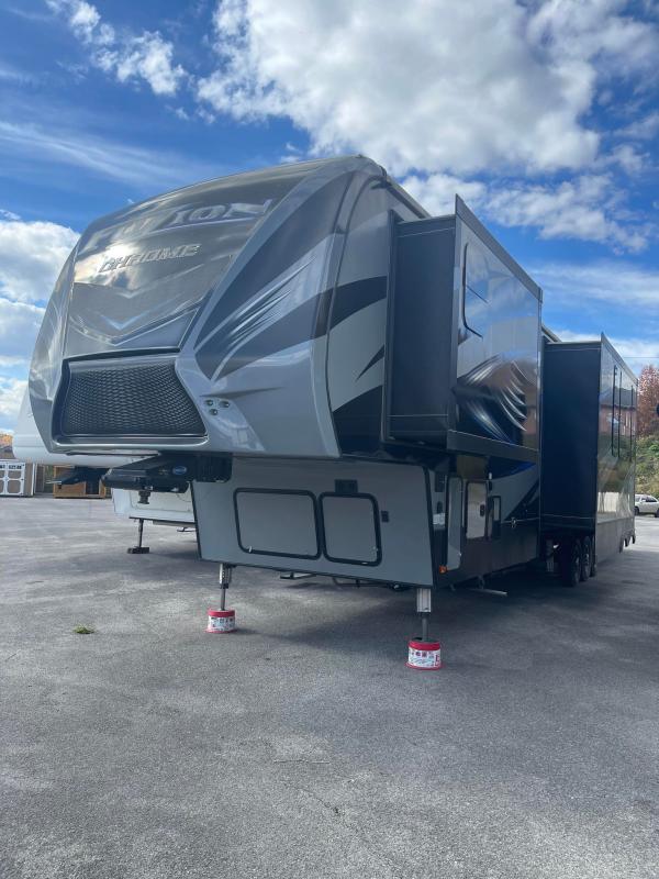 used Toy Haulers Keystone RV Fuzion Chrome for sale, in Corbin, KY image-0