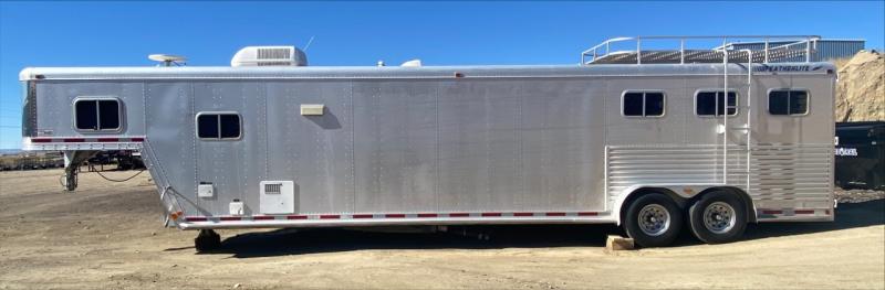1997 Featherlite 3 Horse Living Quarters Horse Trailer 1997 Featherlite 3 Horse Living Quarters Horse Trailer