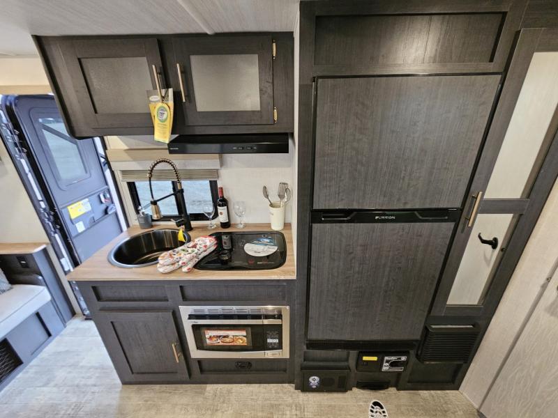 new Travel Trailers Forest River R-Pod for sale, in Strathroy, ON Thumbnail 9