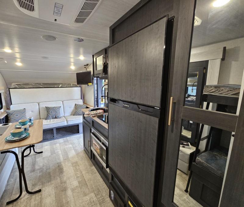 new Travel Trailers Forest River R-Pod for sale, in Strathroy, ON Thumbnail 8