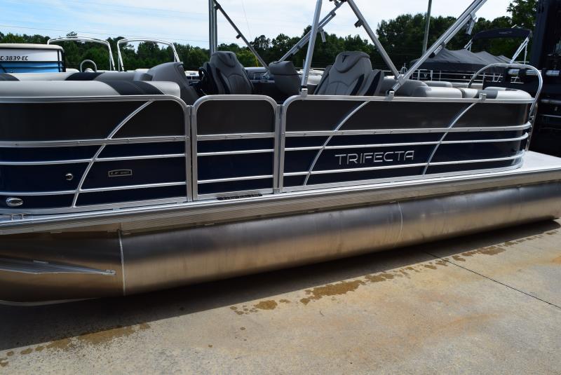 2023 Trifecta Pontoon 24RF LE2.75 Pontoon Boat Watercrafts and Golf