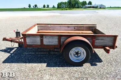 1989 L&B Custom 8' Single Axle Utility 