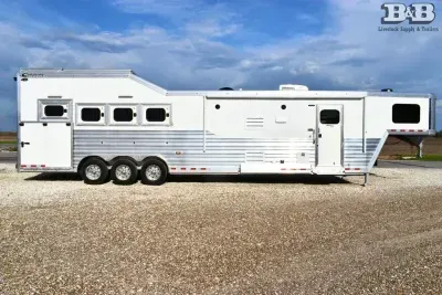 2026 Cimarron 4 Horse Norstar 15'6" Living Quarters 
