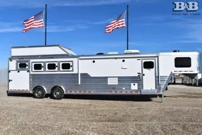 2026 Cimarron Norstar 4 Horse 13'6" Living Quarters
