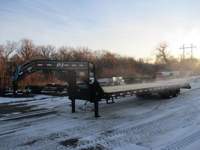 2022 PJ Trailers 32' Low-Pro Flatdeck with Duals Trailer 2022 PJ Trailers 32' Low-Pro Flatdeck with Duals Trailer