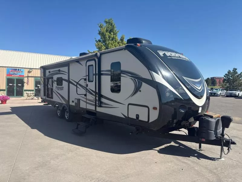 2017 Hesston Premier 30RIPR Travel Trailer