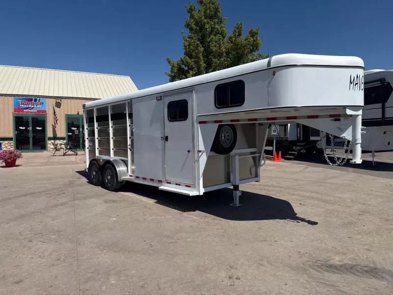 2026 Maverick Trailers MAVGN3HS-9.9K Horse Trailer