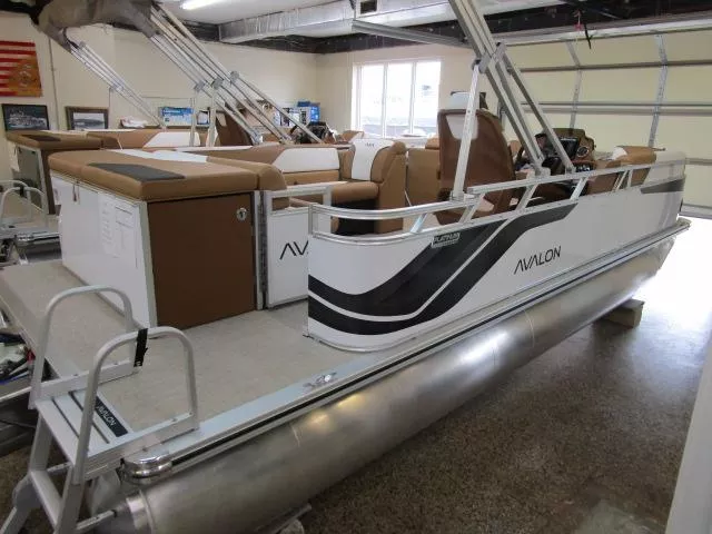 2025 Avalon 2180 Venture Cruise Pontoon Boat