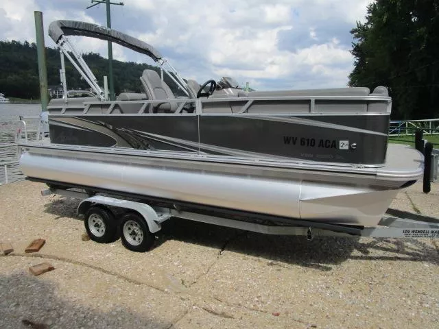 2022 Avalon 2080 Venture Cruise Pontoon Boat / Honda 90 / W-TL