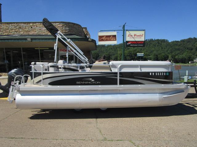 2010 Bennington 20 SLi Pontoon Boat 2010 Bennington 20 SLi Pontoon Boat