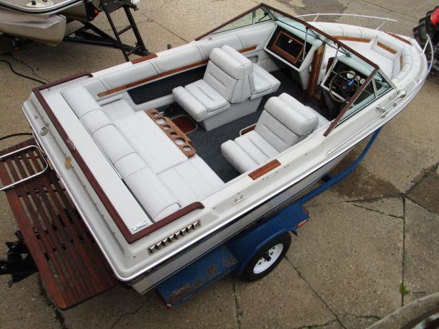 1988 Celebrity 190-V Bowrider Open Bow 1988 Celebrity 190-V Bowrider Open Bow