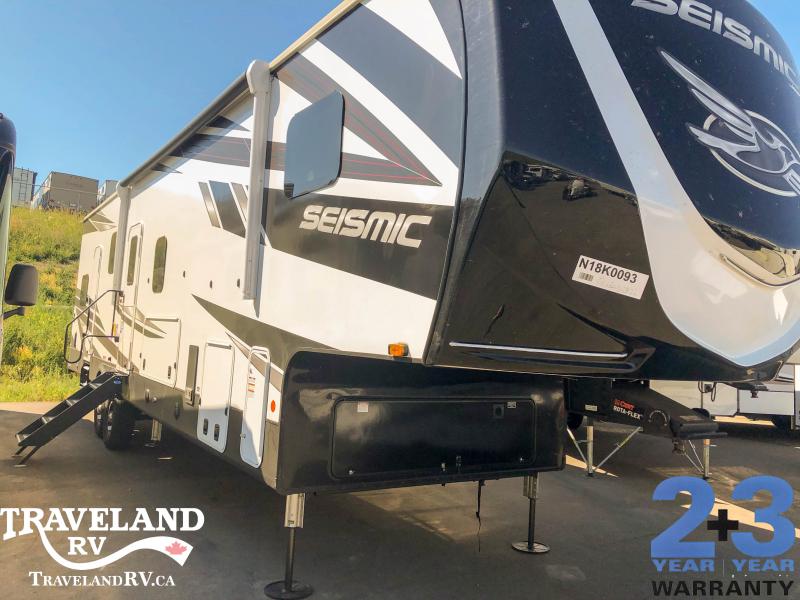 2022 Jayco Seismic 359 Toy Hauler