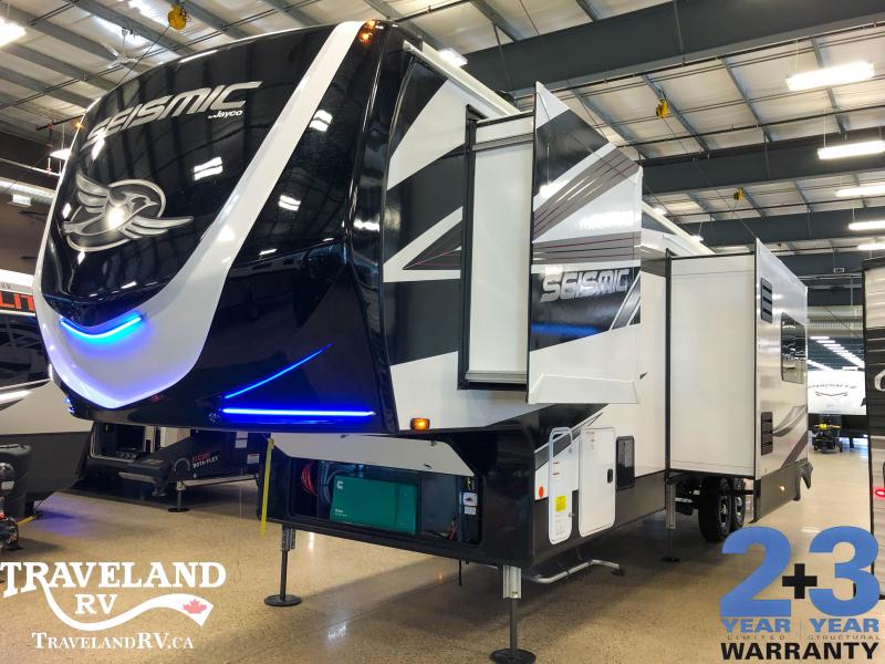 2022 Jayco Seismic 359 Toy Hauler
