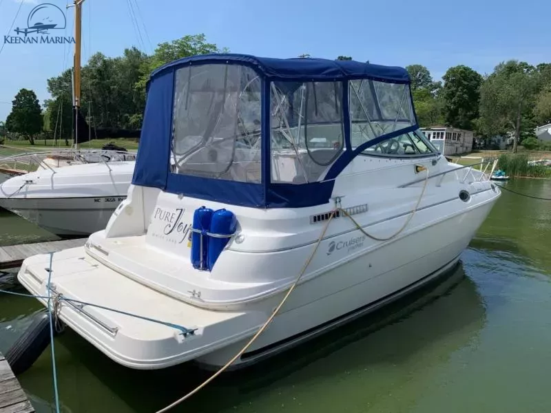 1998 Cruisers Yachts Rogue 2870 