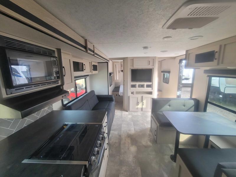 new Travel Trailers Coachmen Apex Ultra-Lite for sale, in Winter Garden, FL Thumbnail 6