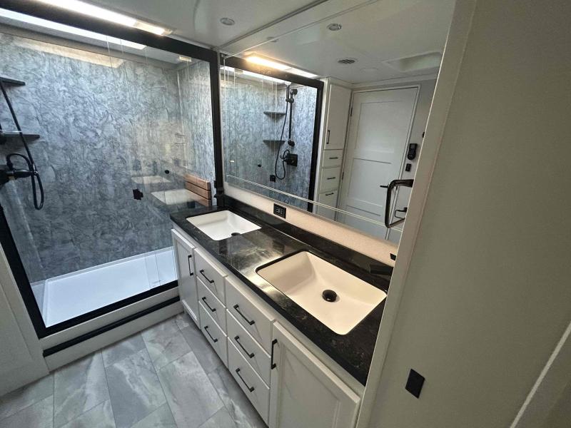 new Fifth Wheel Trailers Forest River Riverstone for sale, in Palm Bay, FL Thumbnail 13