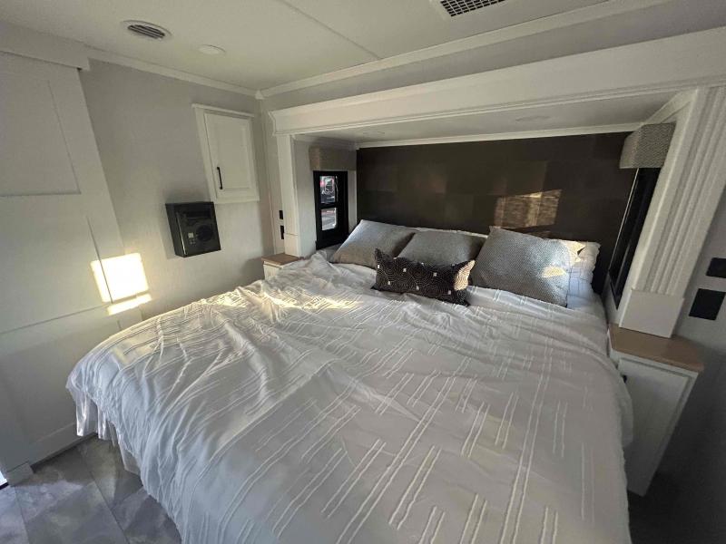 new Fifth Wheel Trailers Forest River Riverstone for sale, in Palm Bay, FL Thumbnail 11