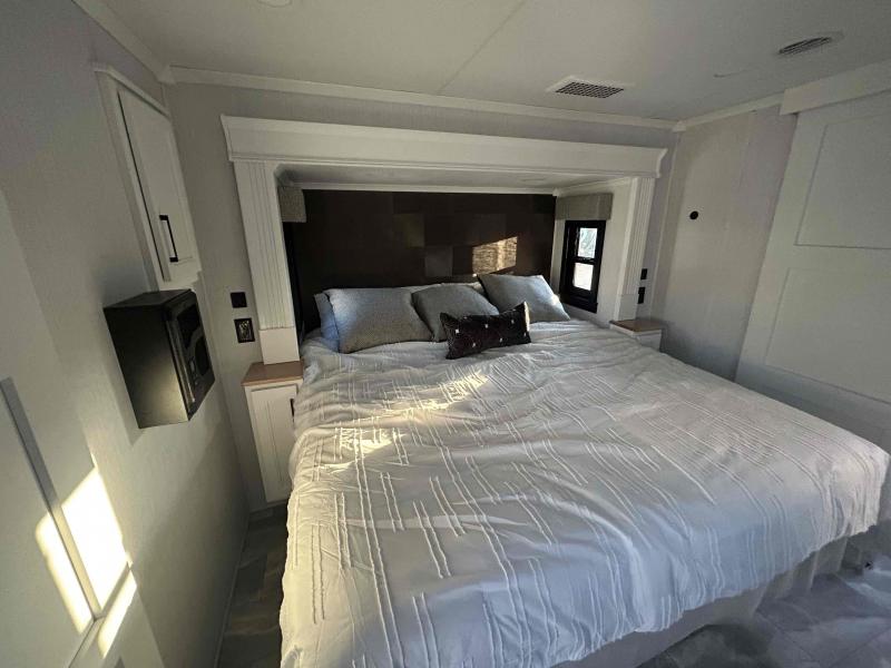 new Fifth Wheel Trailers Forest River Riverstone for sale, in Palm Bay, FL Thumbnail 10