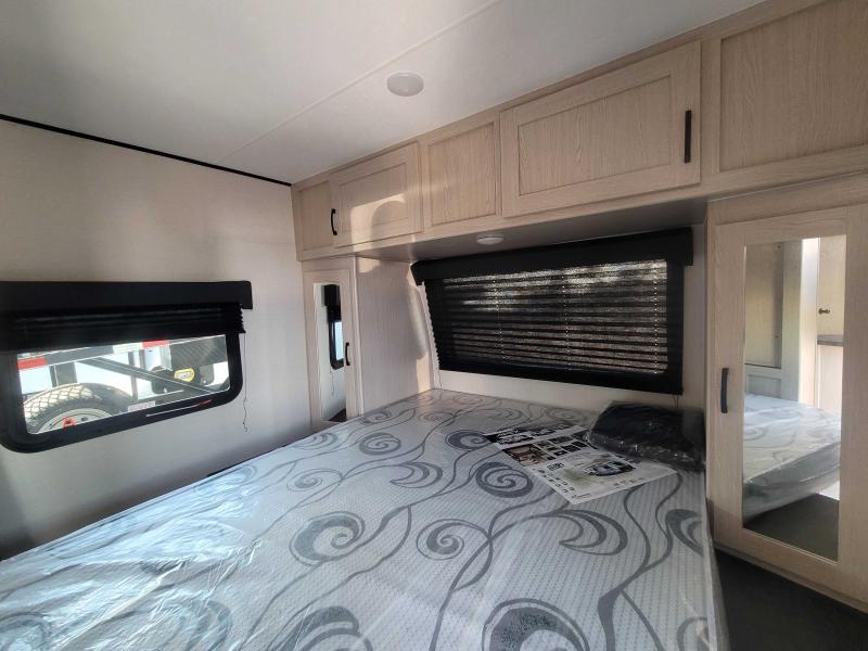 new Travel Trailers Coachmen Apex Ultra-Lite for sale, in Winter Garden, FL Thumbnail 10