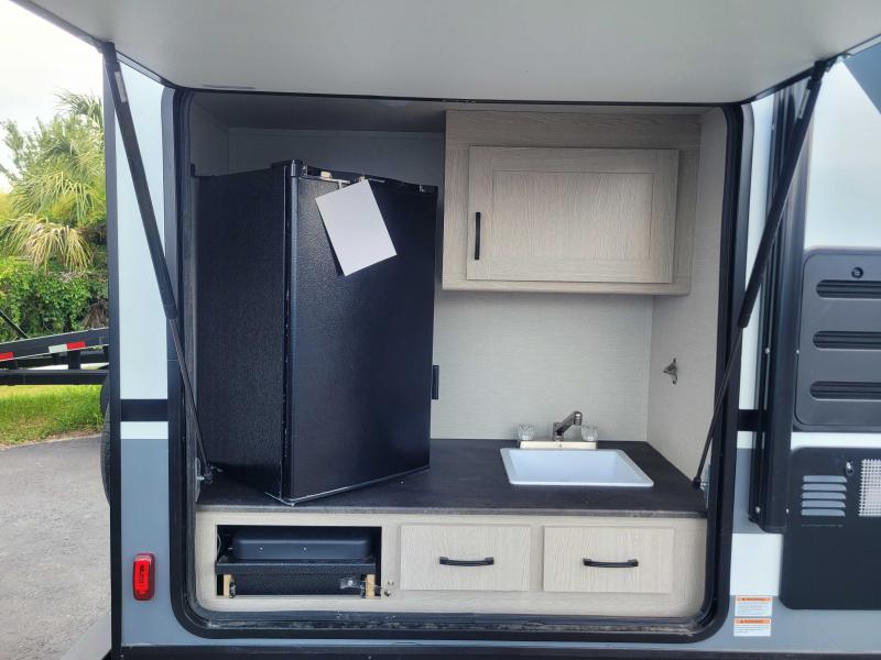 new Travel Trailers Coachmen Apex Ultra-Lite for sale, in Winter Garden, FL Thumbnail 5