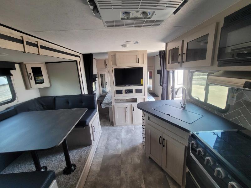 new Travel Trailers Coachmen Apex Ultra-Lite for sale, in Winter Garden, FL Thumbnail 11