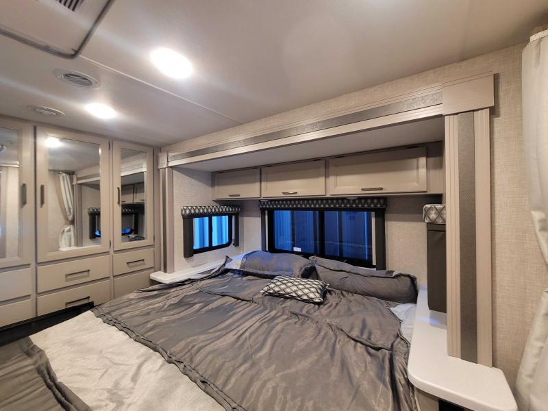 new Camper / RV Thor Motor Coach Quantum for sale, in Winter Garden, FL Thumbnail 13