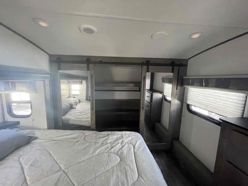 new Fifth Wheel Trailers Forest River Sabre for sale, in Palm Bay, FL Thumbnail 10