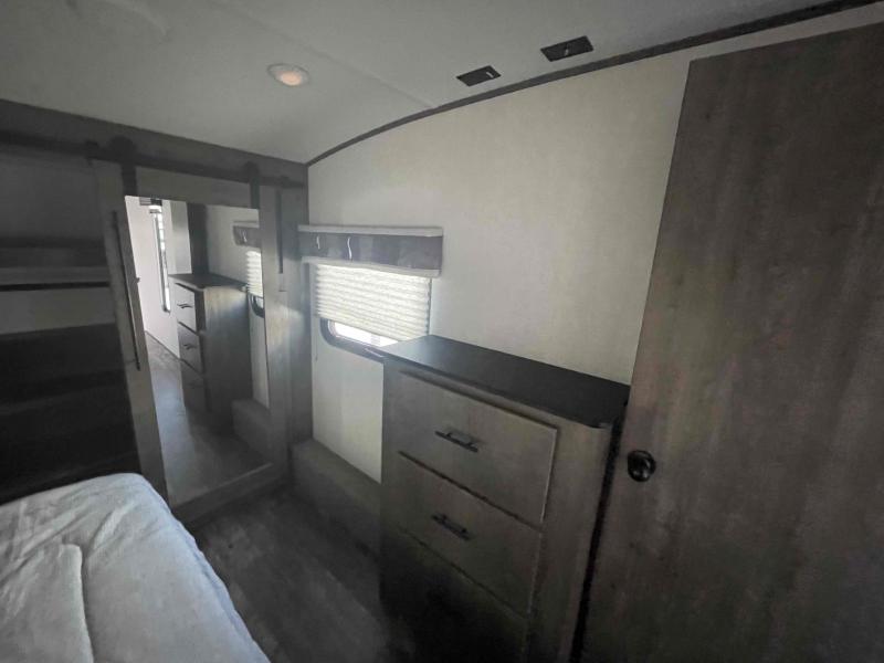 new Fifth Wheel Trailers Forest River Sabre for sale, in Palm Bay, FL Thumbnail 9
