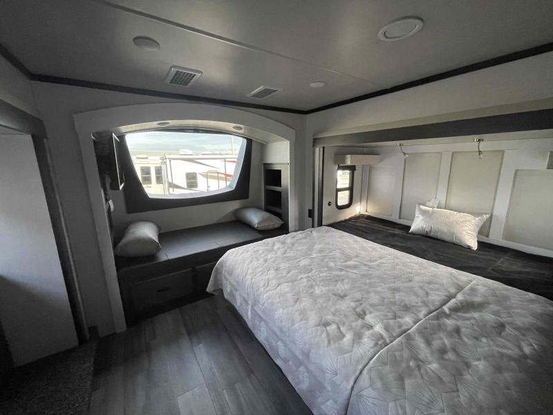 new Fifth Wheel Trailers Forest River Cedar Creek Champagne Edition for sale, in Palm Bay, FL Thumbnail 9