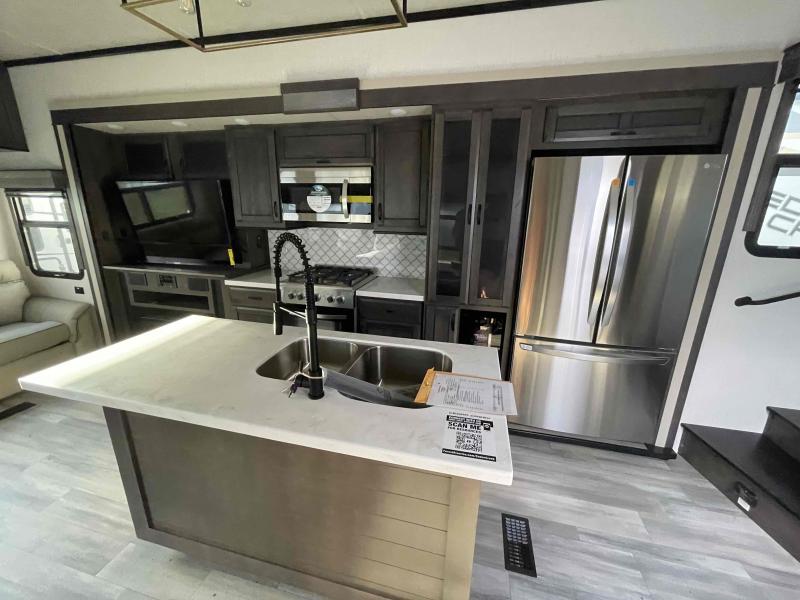 new Fifth Wheel Trailers Forest River Cedar Creek Champagne Edition for sale, in Palm Bay, FL Thumbnail 15