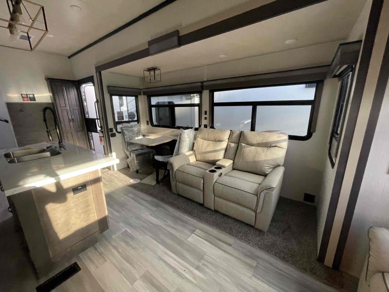 new Fifth Wheel Trailers Forest River Cedar Creek Champagne Edition for sale, in Palm Bay, FL Thumbnail 16