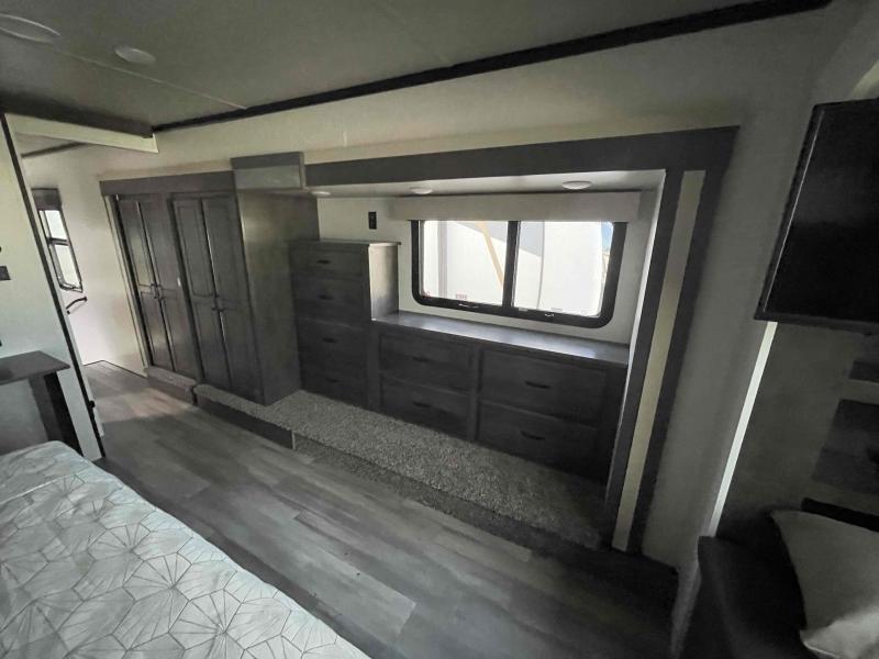 new Fifth Wheel Trailers Forest River Cedar Creek Champagne Edition for sale, in Palm Bay, FL Thumbnail 11